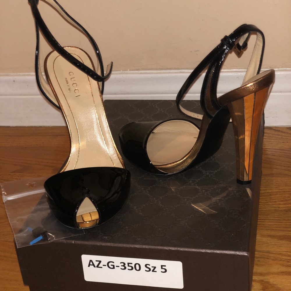 Gucci “Delphine” sandal